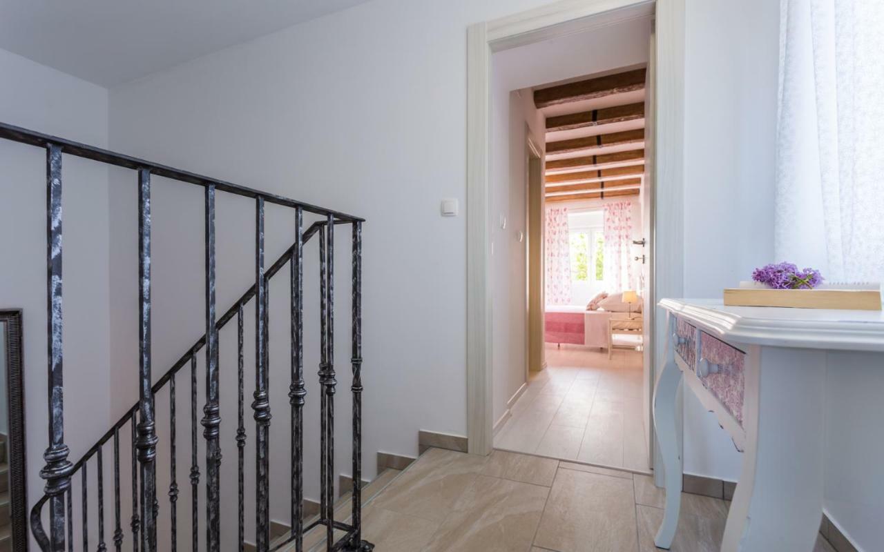 Villa Mulberry Milohnici Екстер'єр фото